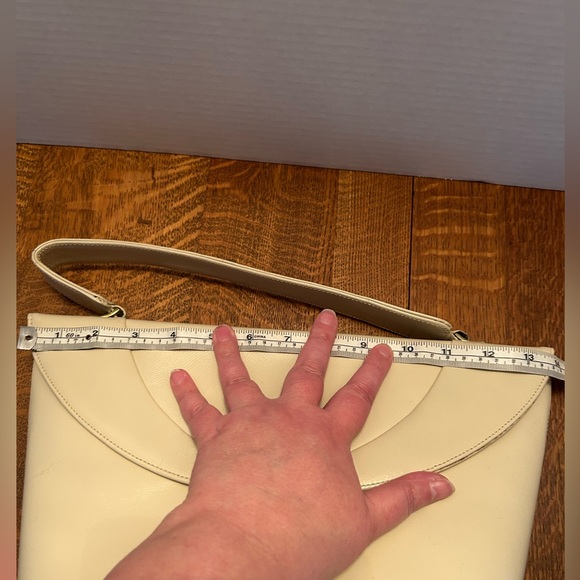 Vintage Normandie Cream Leather Handbag - Picture 8 of 14